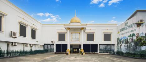 Fachada de la propiedad