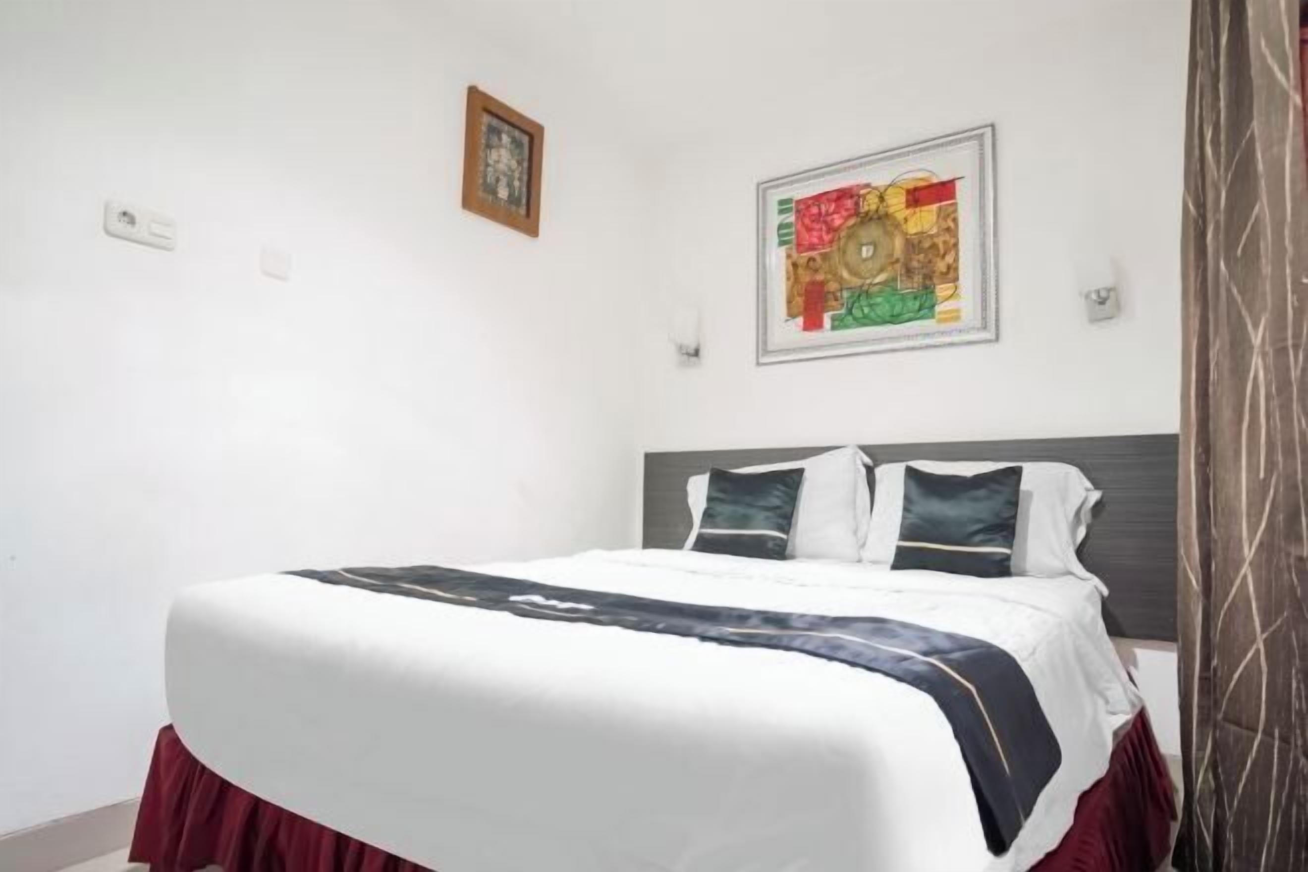 Skrivebord for bærbar PC, wi-fi (inkludert) og sengetøy