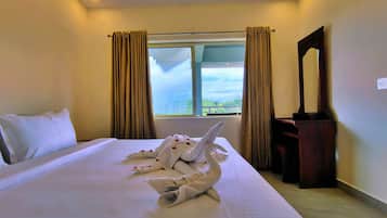 Premium bedding, down duvets, free WiFi, bed sheets