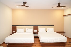 Deluxe Quadruple Room | Free WiFi - HOTEL KALYAN SUITES (BANGALORE)
