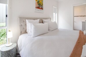 3 bedrooms, iron/ironing board, travel crib, WiFi