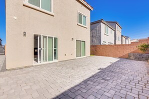 Exterior - 10 Mi to The Strip: Spacious Extended Vegas Stay! (Las Vegas)