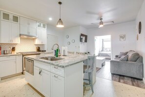 Fridge, microwave, stovetop, dishwasher - 4 Mi to Lake Logan: Hocking Hills Apartment (Logan)