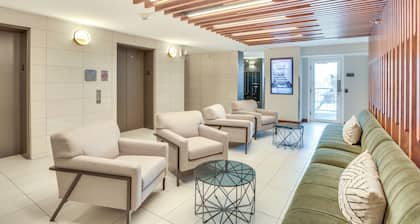 Updated Apt in Dtwn Minneapolis w/ Pool Access!
