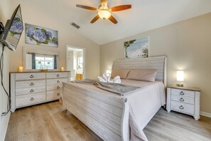 4 bedrooms, desk, iron/ironing board, internet