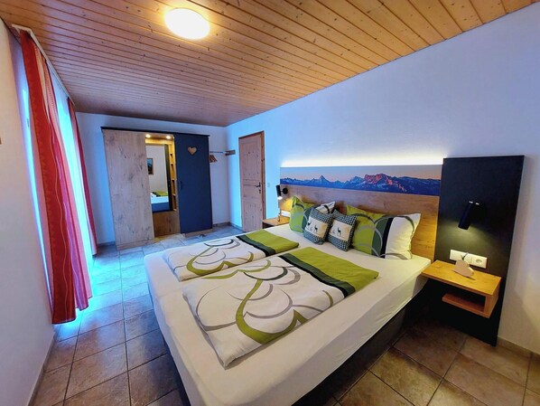 1 bedroom, iron/ironing board, Internet, bed sheets