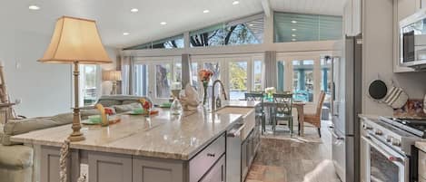 冰箱、微波炉、烤箱、炉灶