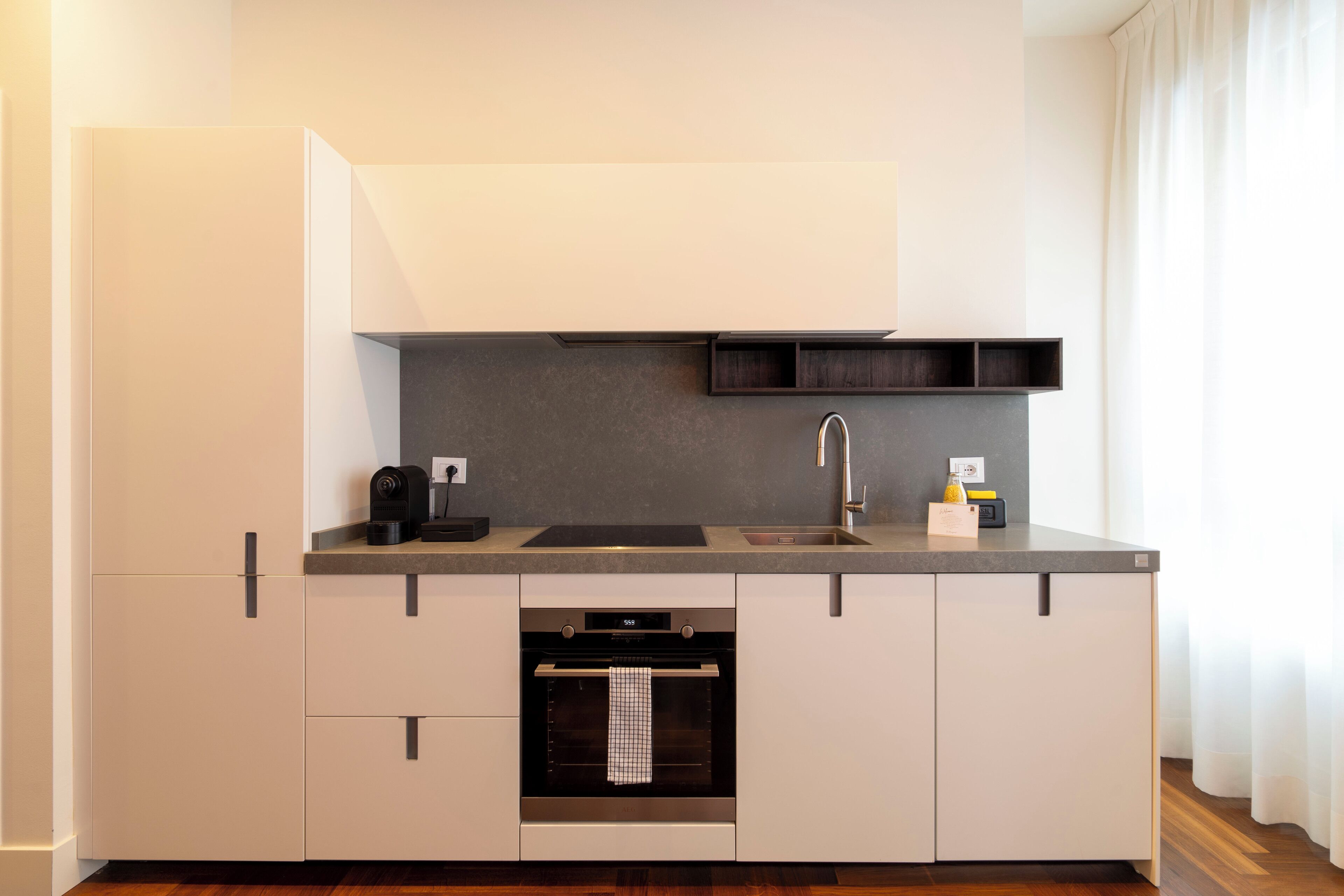 Apartamento superior | Área de estar | Smart TV