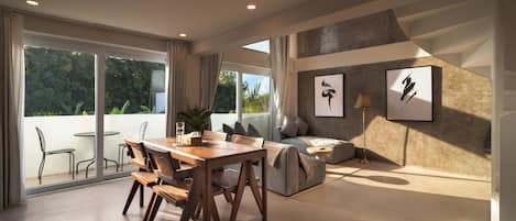 Suite, 1 Schlafzimmer | 1 Schlafzimmer, Schreibtisch, kostenloses WLAN, Bettwäsche