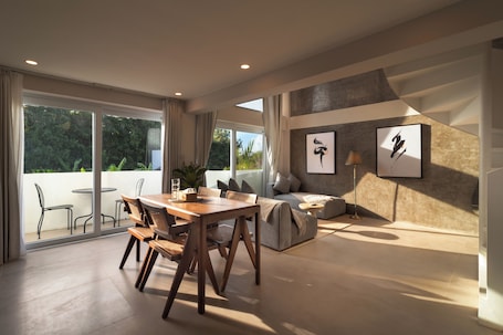 Suite, 1 Bedroom | 1 bedroom, desk, free WiFi, bed sheets