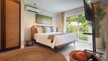 One Bedroom Loft Pool Access with Fully Equipped Kitchenette | Desk, free WiFi, bed sheets