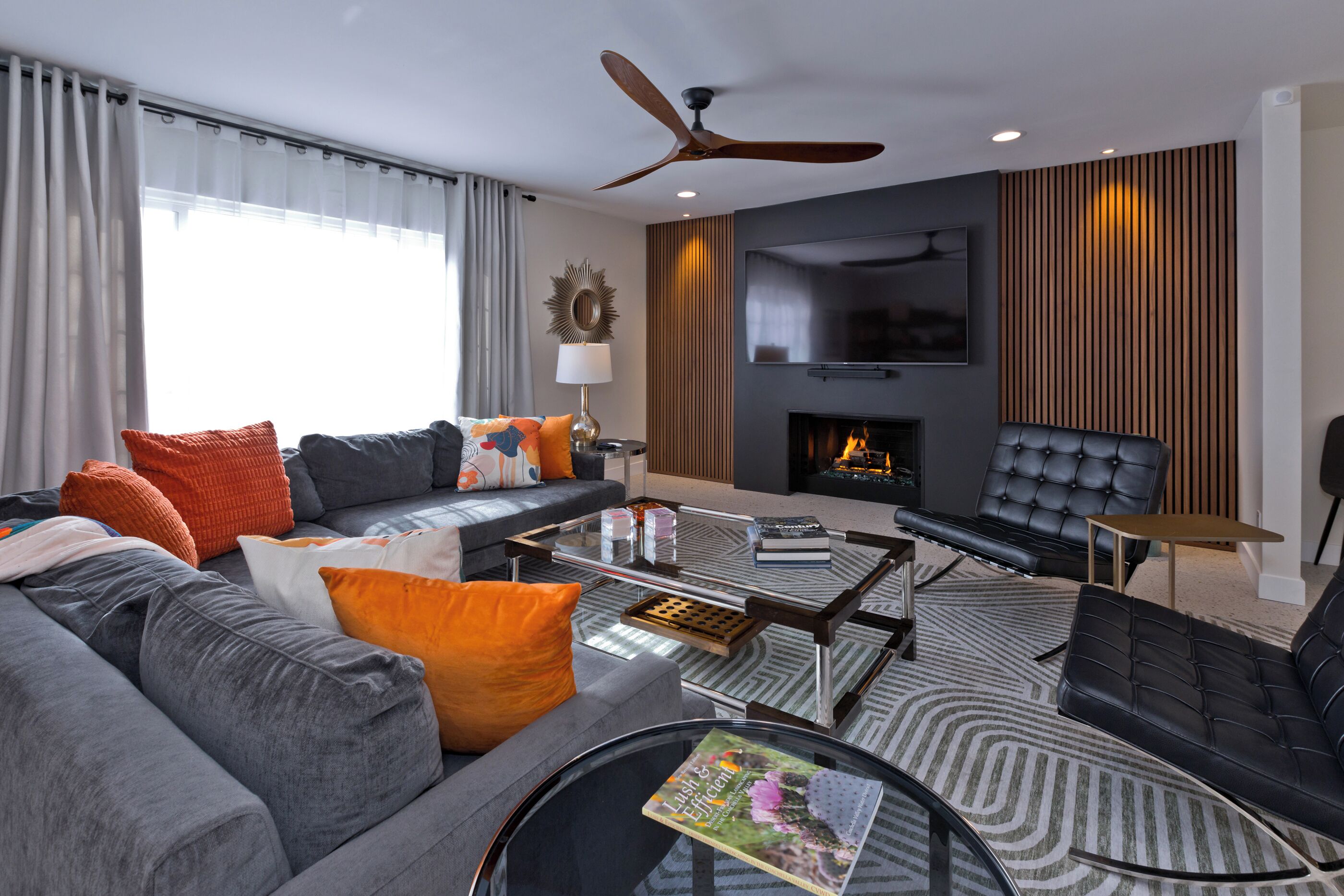 Smart-TV, peis, bøker og printere