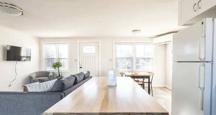 #StayinMyDistrict Depot Bench Near Downtown BSU