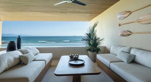 Premier Condo | Terrace/patio