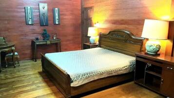 Classic Villa, Private Pool, Pool View | 6 bedrooms, free WiFi, bed sheets