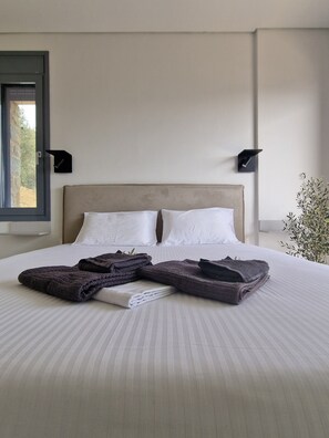 4 chambres, fer et planche à repasser, accès au Wi-Fi (inclus)