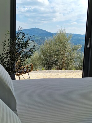 4 quartos, ferros/tábuas de passar roupa, Wi-Fi de cortesia