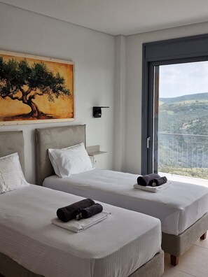 4 chambres, fer et planche à repasser, Wi-Fi gratuit, draps fournis