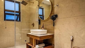 Deluxe Suite, Courtyard View | Bathroom - The Nathuli Manor (Mussoorie)