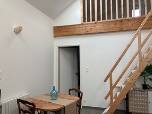 Dining - Cottage Entre Deux Mers (Cancale)
