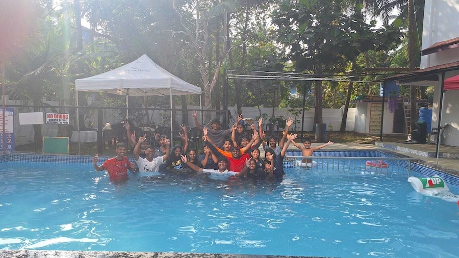 カラーズ フライ ホテル