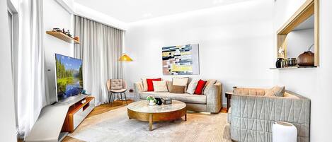 Luxury Apartment, Balcony, City View | Living room