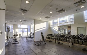 Gym - WYZ RENT|Stunning 2 BR in the heart of Downtown (Dubai)