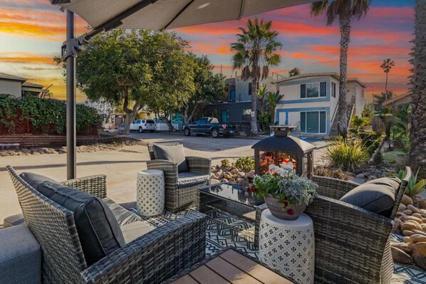 Terrace/patio - Cozy Coastal Escape Beach & Brews (San Diego)