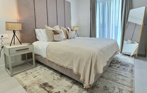 3 makuuhuonetta, silitysrauta/-lauta, vauvan matkasänky, ilmainen Wi-Fi