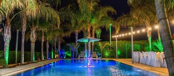 3-Bedroom Villa Oasis by the Sea: Infinity Pool, AC, WiFi & Award-Winning Garden