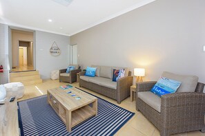 House, Multiple Beds, Non Smoking, Private Bathroom | Living area