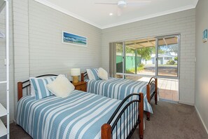 Ferienhaus, Mehrere Betten, Nichtraucher, eigenes Bad | 2 Schlafzimmer, laptopgeeigneter Arbeitsplatz, Bügeleisen/Bügelbrett