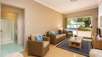 House, Multiple Beds, Non Smoking, Private Bathroom | Living area | Smart TV