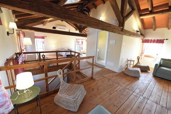 Loftsleilighet, hageutsikt