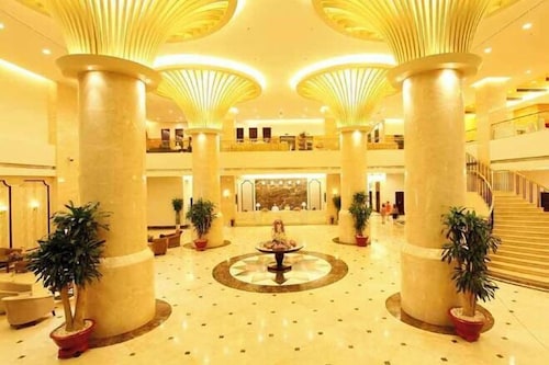 Majestic Mong Cai Hotel