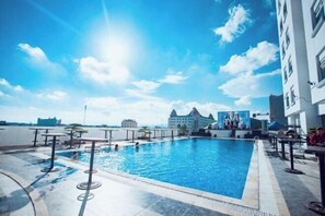 Outdoor pool - Majestic Mong Cai Hotel (Mong Cai)