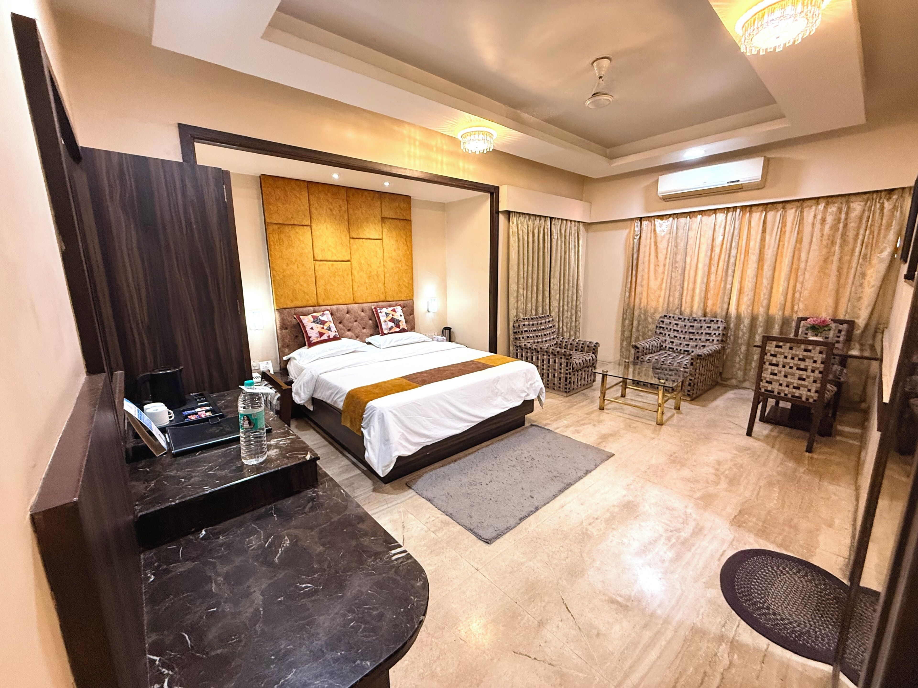 Executive Room | Blackout drapes, soundproofing, free WiFi, bed sheets