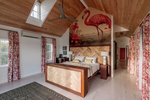 8 chambres, coffre-fort, fer et planche à repasser, lit de bébé portatif