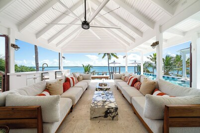 King’s Crown – Luxury Waterfront Estate on Harbour Island, Bahamas