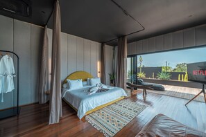 Villa Deluxe, vista a la alberca | 4 habitaciones, caja de seguridad en la habitación y escritorio 