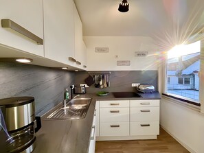 Kühlschrank, Ofen, Herdplatte, Geschirrspüler