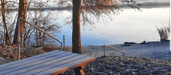 Holiday Home 'Kleines Schweden' with Lake View, Private Terrace and Wi-Fi