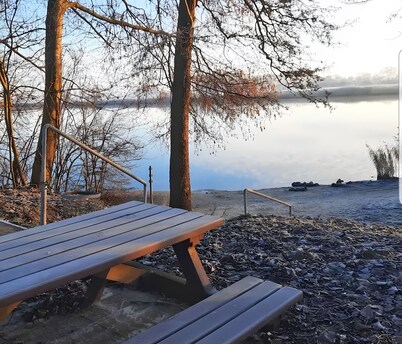 Holiday Home 'Kleines Schweden' with Lake View, Private Terrace and Wi-Fi