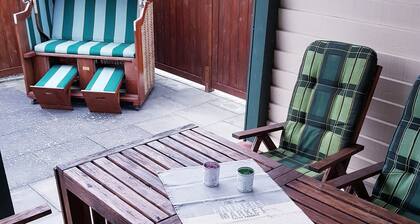 Ferienhaus 'Kleines Schweden' mit Seeblick, privater Terrasse und Wi-Fi