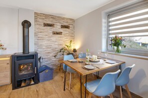 Dining - Apartment 'Andreas' with Shared Terrace, Shared Garden and Wi-Fi (Naumburg (Saale))