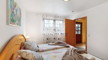 1 bedroom, iron/ironing board, free WiFi, bed sheets
