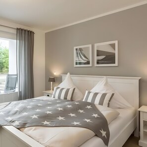 1 bedroom, free WiFi, bed sheets - Apartment 'Ferienwohnungen Seestern- Ostsee' with Private Terrace, Private Garden and Wi-Fi (Wendtorf)