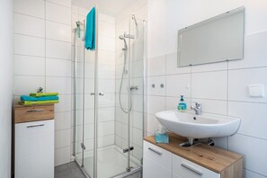 Doccia, asciugacapelli, asciugamani