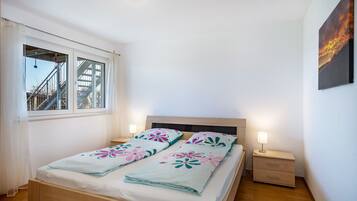 1 bedroom, free WiFi, bed sheets