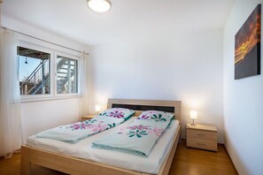 1 bedroom, free WiFi, bed sheets